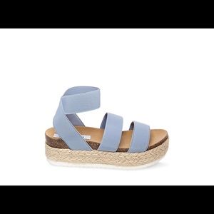 KIMMIE STEVEN MADDEN SANDALS 7.5 light blue